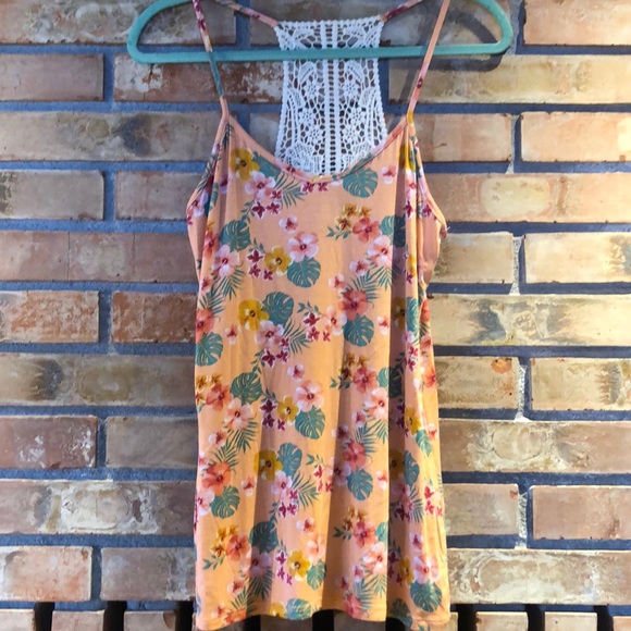 Rue21 Tops - NWOT Hawaiian tank